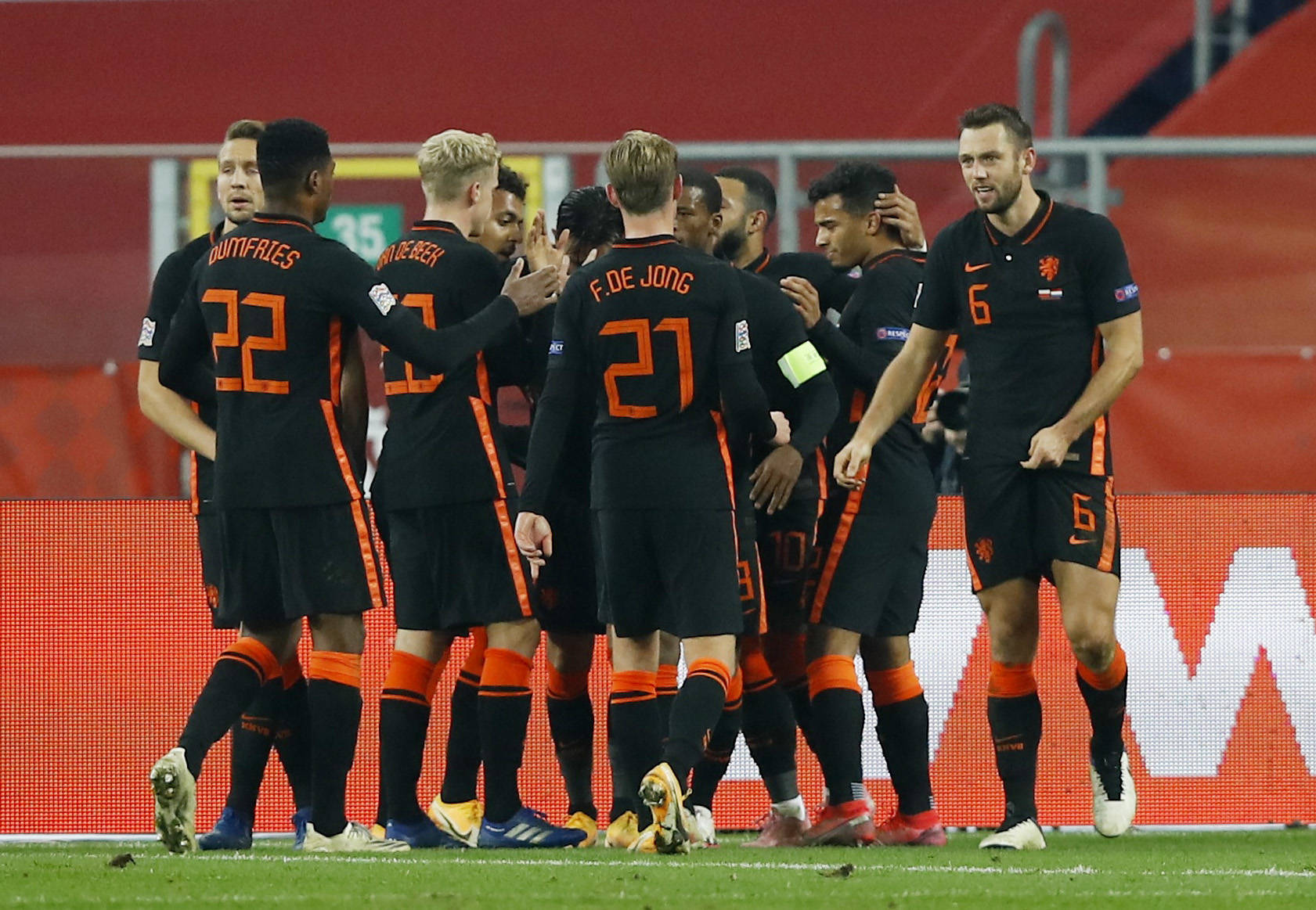 乐鱼体育线上网站-重量级对决，欧国联比赛备受关注