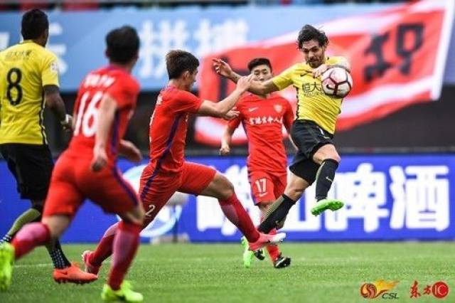 延边富德主场逼平上港，实现保级壮举