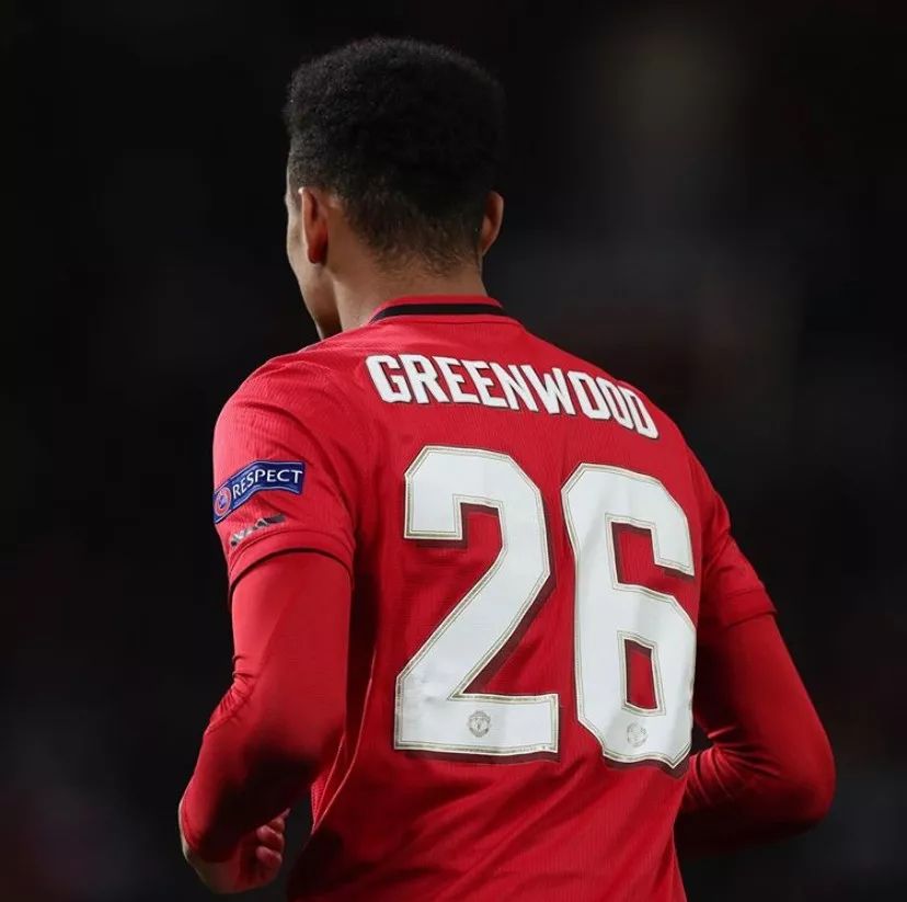 斯图加特在主场一球小胜海登海姆，夺得三分