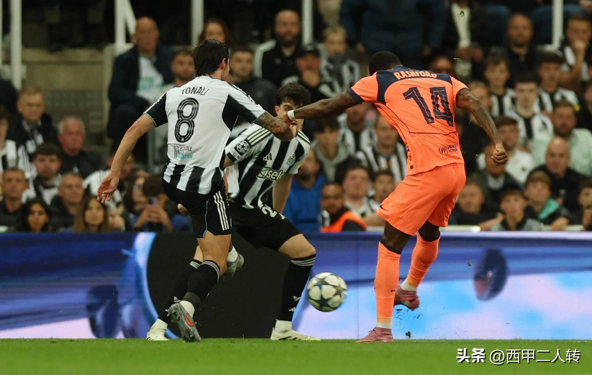 乐鱼登录-巴萨碾压英格兰，博格巴三分雨点燃全场