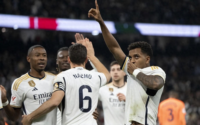 乐鱼体育官网-阿森纳完成逆袭，锁定小组头名！