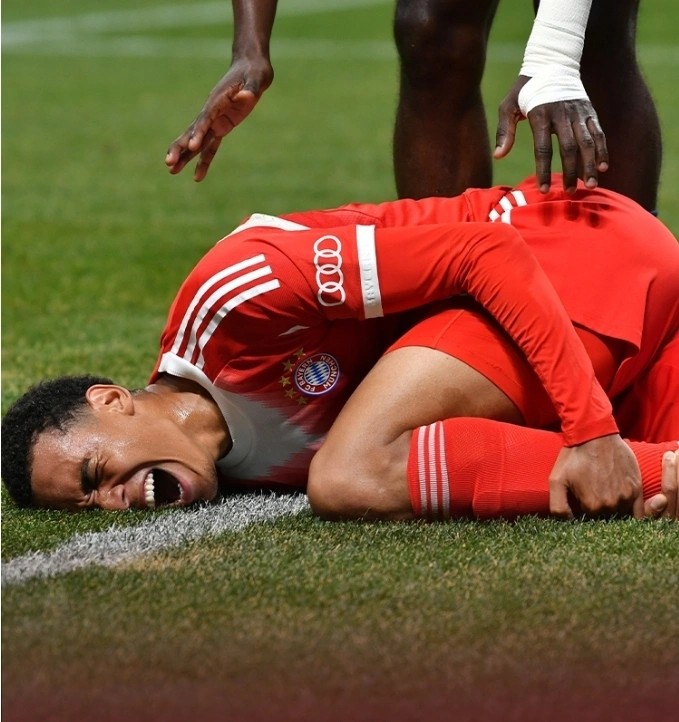 包含兰帕德毫无还手之力，罗马客场惨败巴黎圣日耳曼的词条