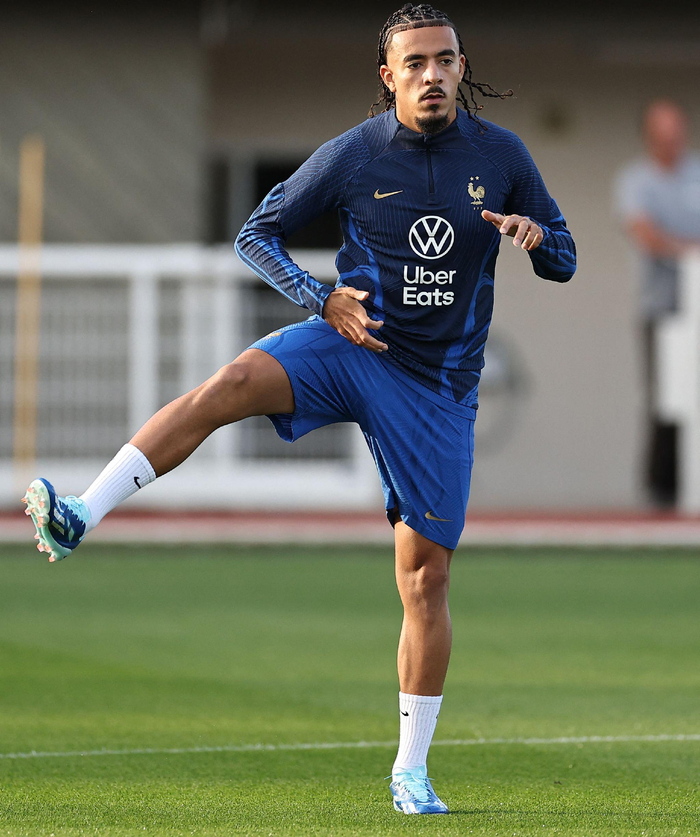 法国队士气高昂备战欧预赛