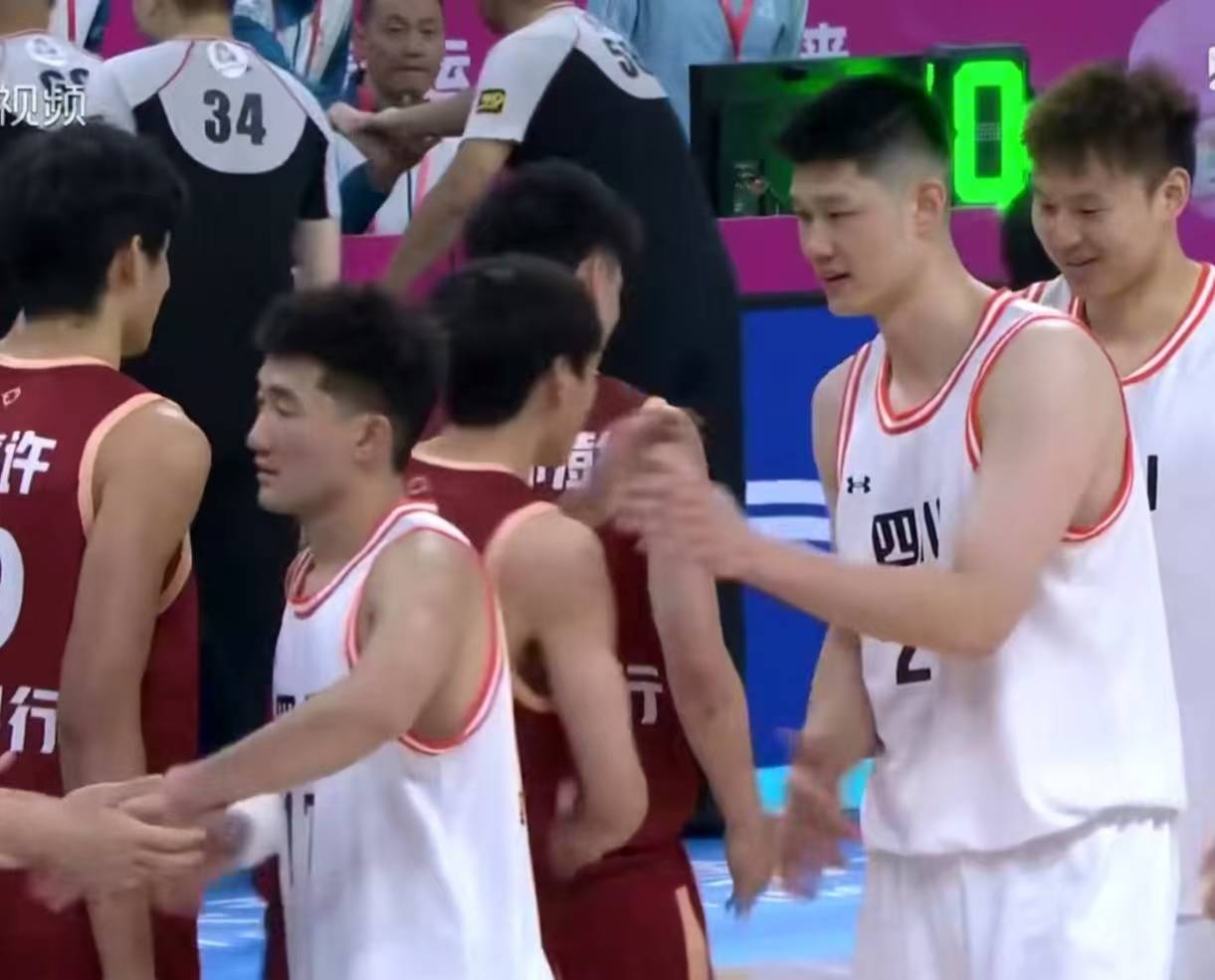 乐鱼体育登陆入口-关于深圳队力克四川队，孙铭徽扛起全队的信息